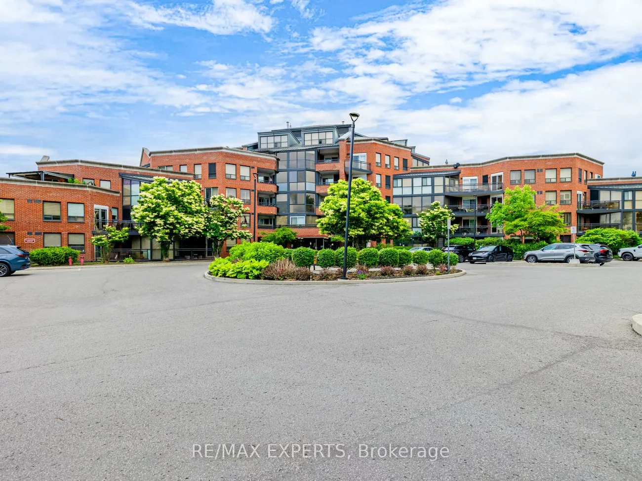 100, Arbors, West Woodbridge, Vaughan
