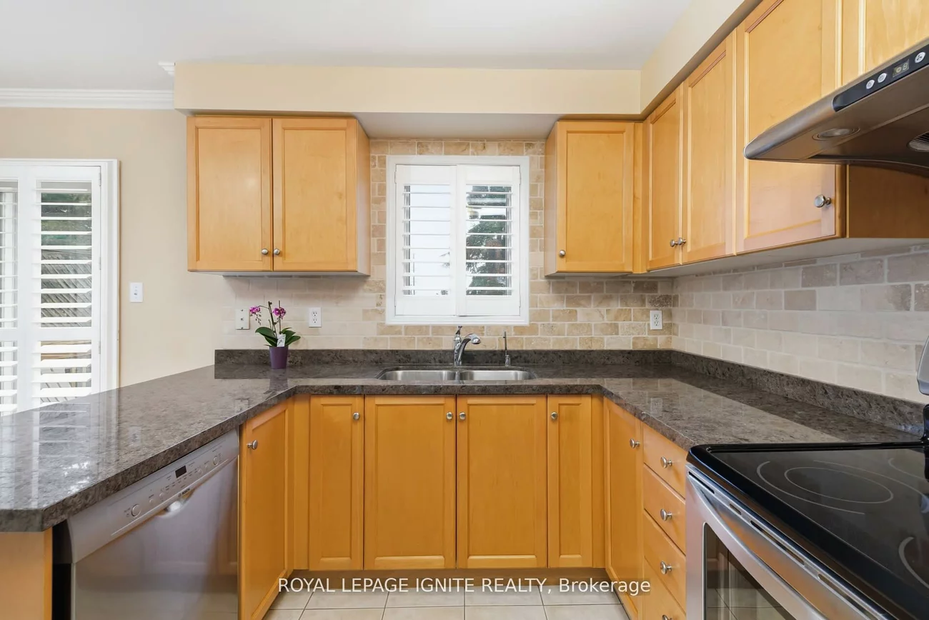 19, Foxchase, East Woodbridge, Vaughan