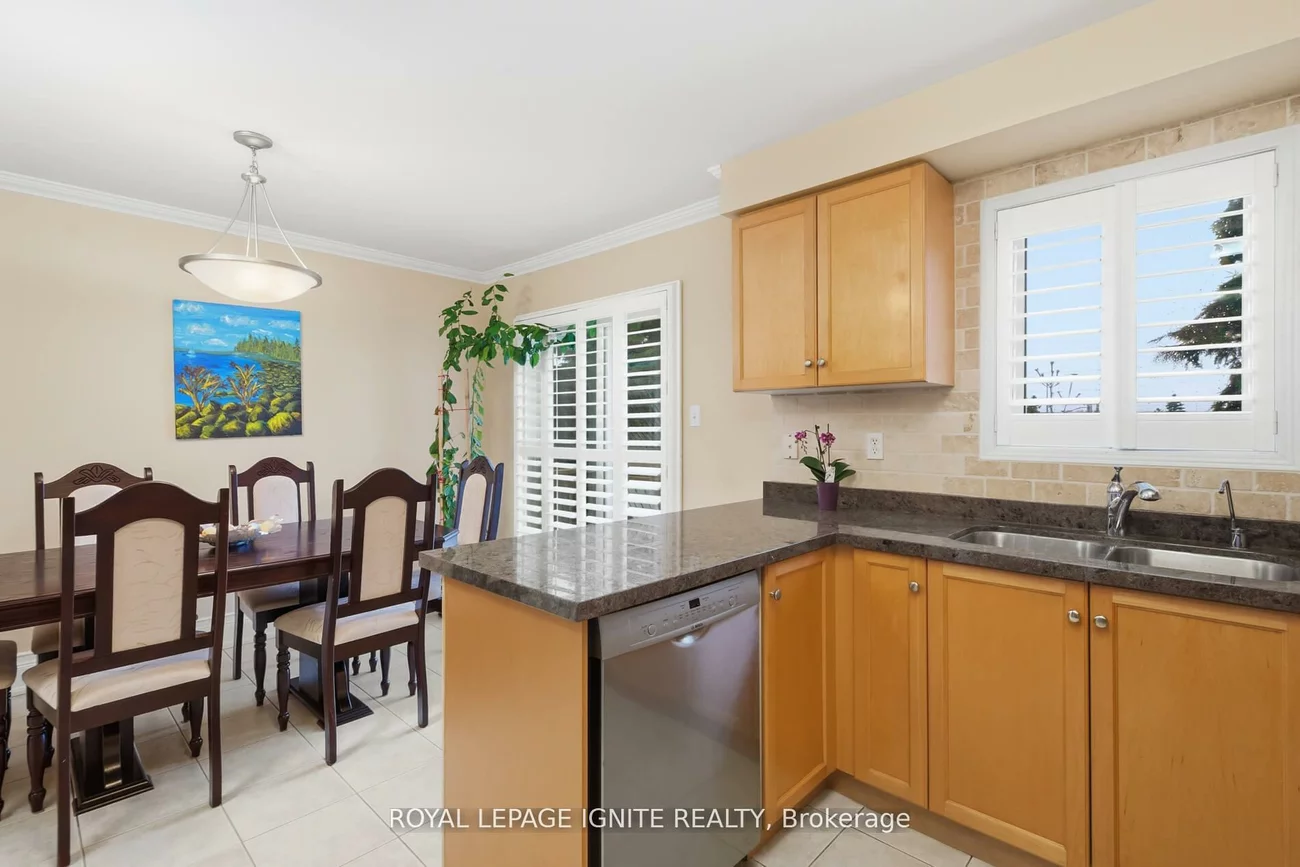 19, Foxchase, East Woodbridge, Vaughan