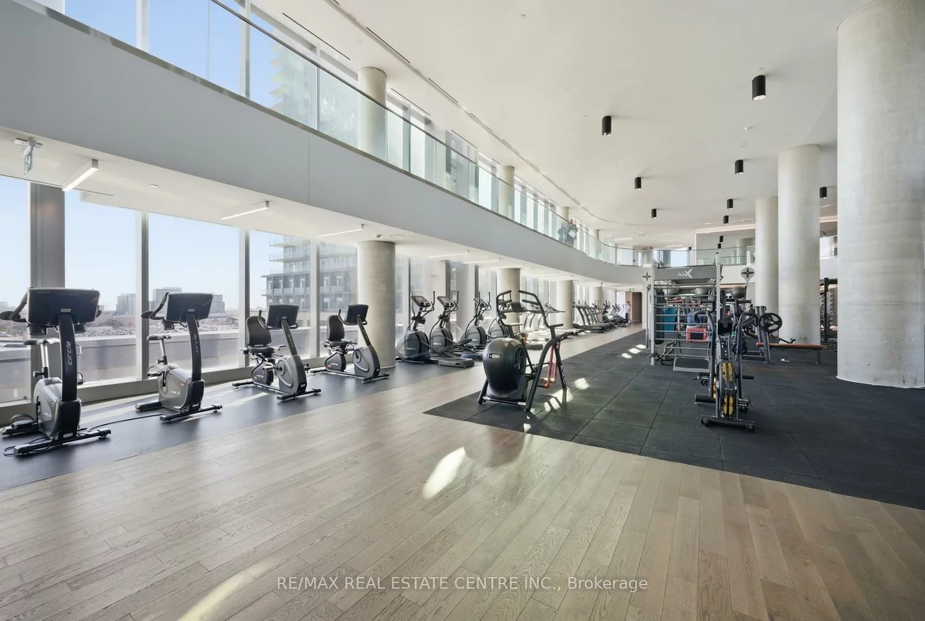1000, Portage, Vaughan Corporate Centre, Vaughan