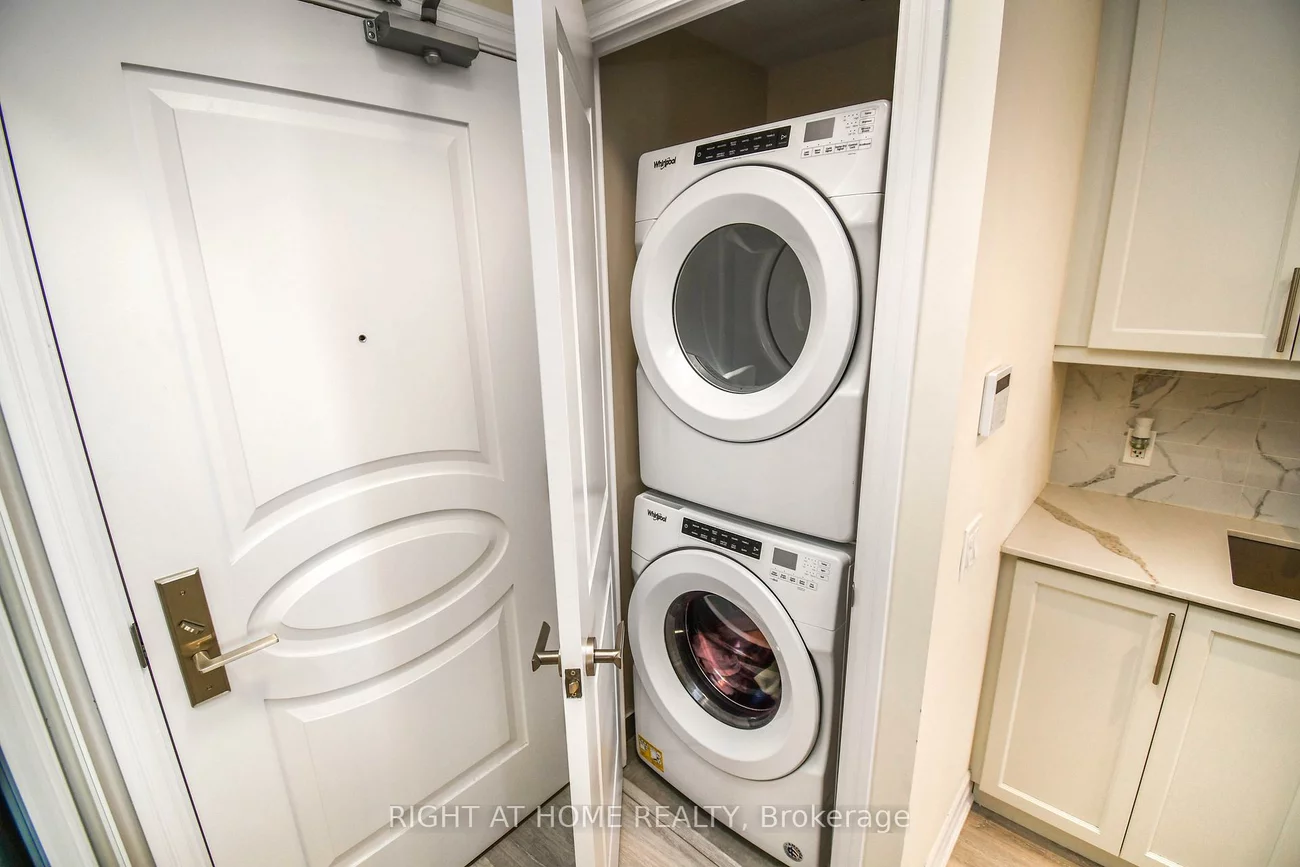 9085, Jane, Concord, Vaughan