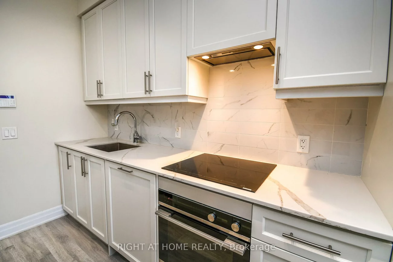 9085, Jane, Concord, Vaughan