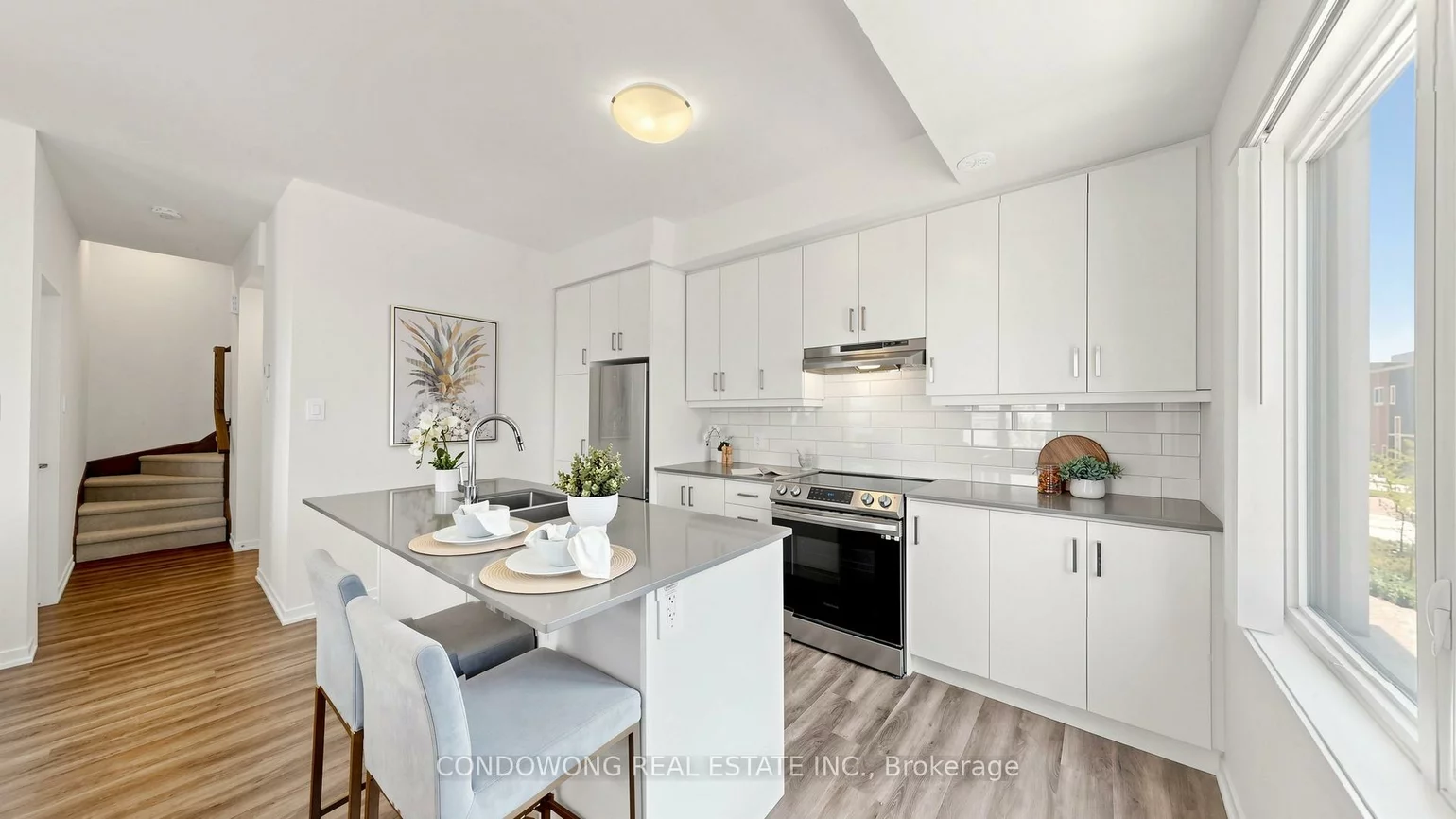 31, Honeycrisp, Vaughan Corporate Centre, Vaughan