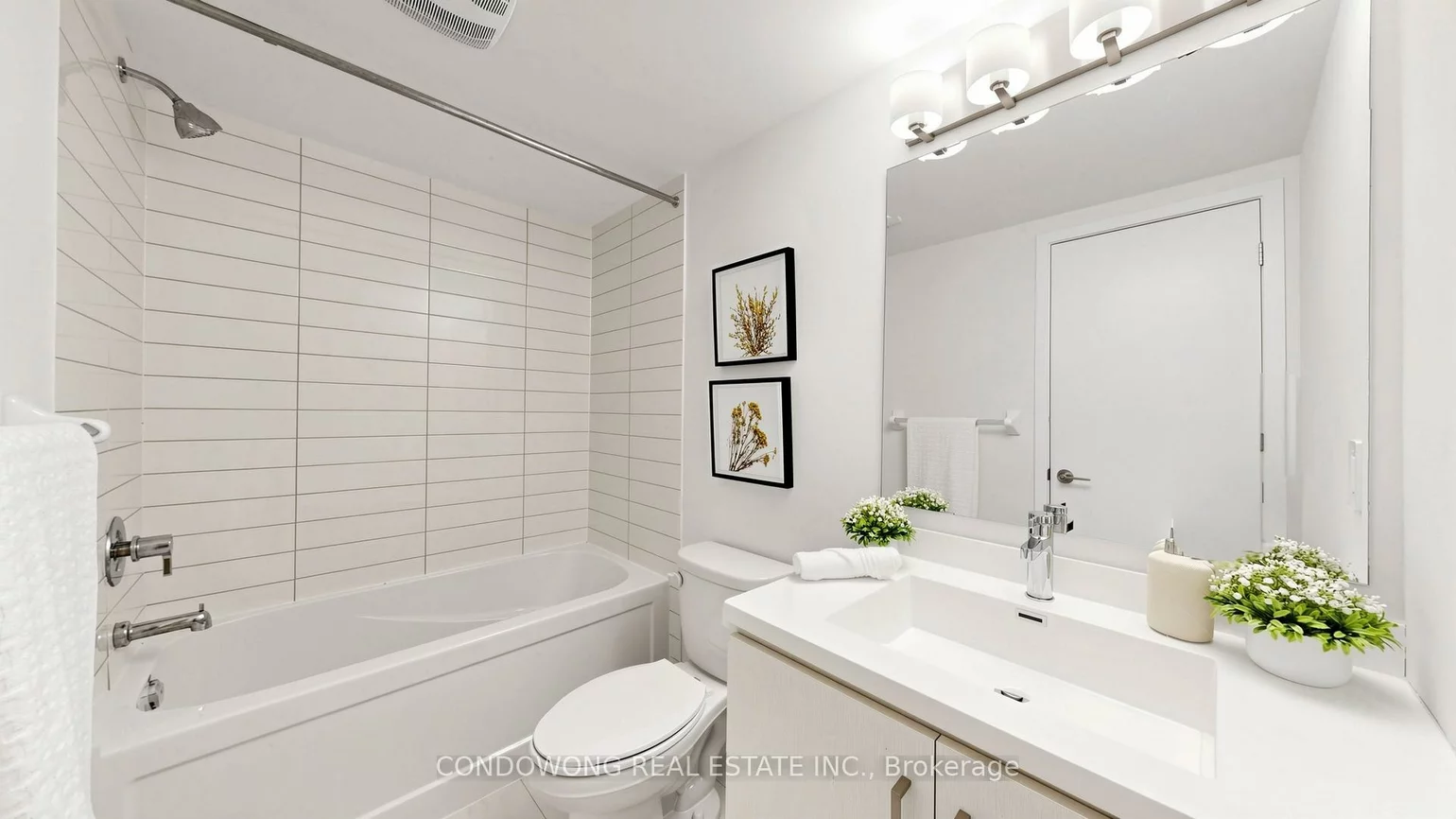 31, Honeycrisp, Vaughan Corporate Centre, Vaughan