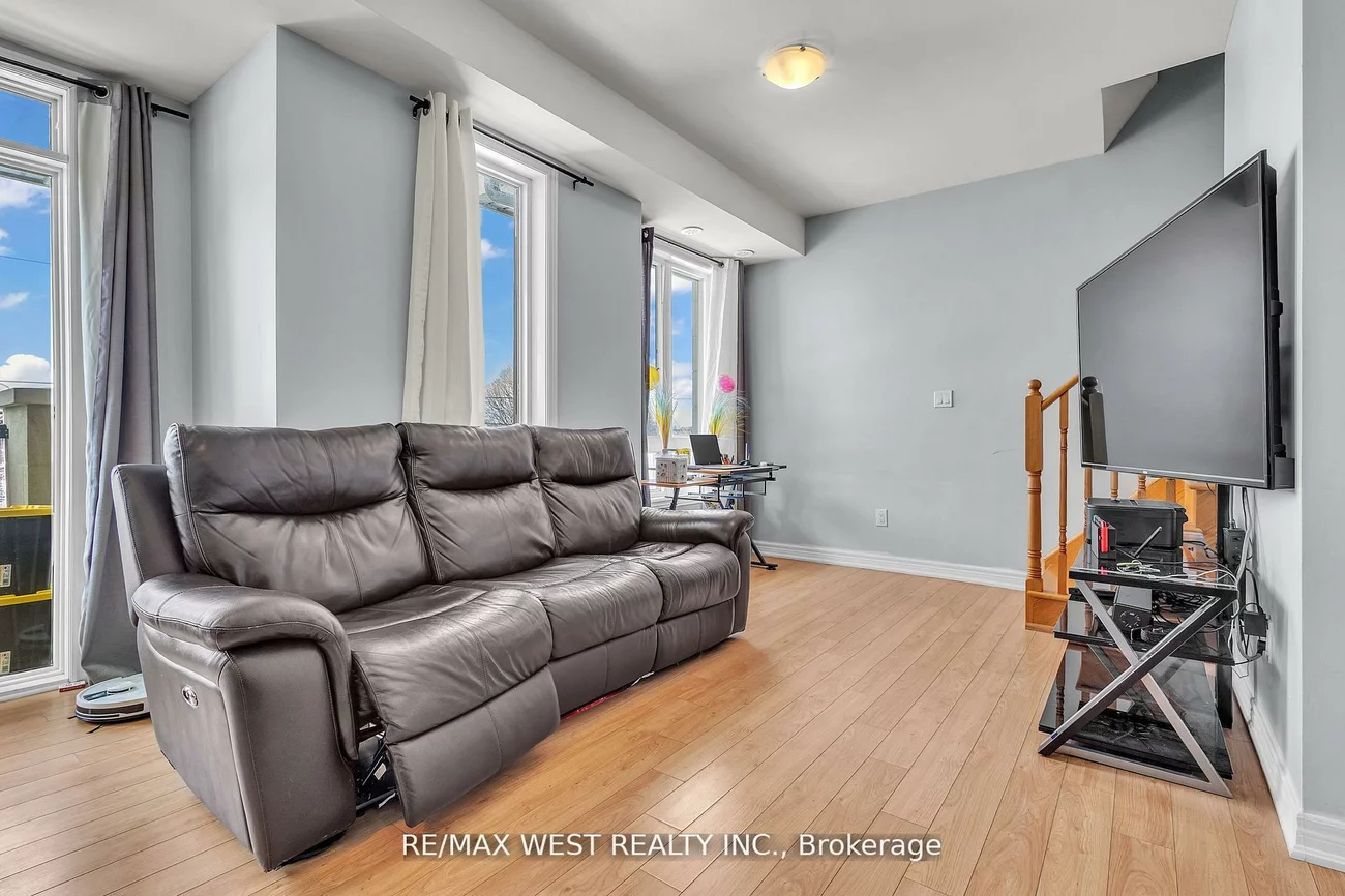 9601, Jane, Maple, Vaughan