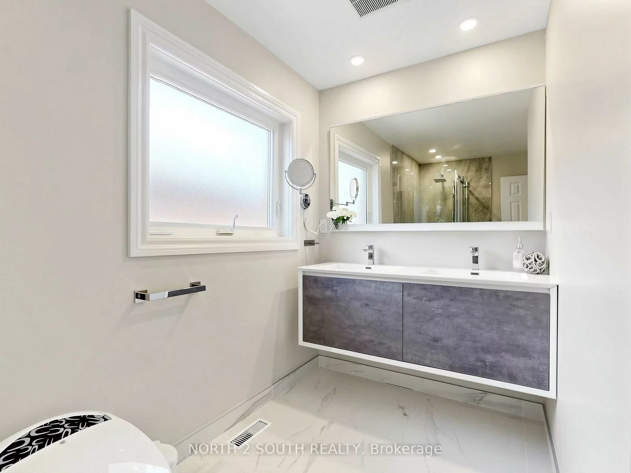 109, Pinedale, East Woodbridge, Vaughan