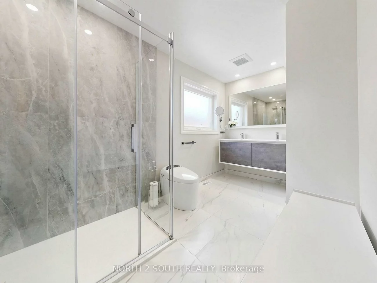 109, Pinedale, East Woodbridge, Vaughan