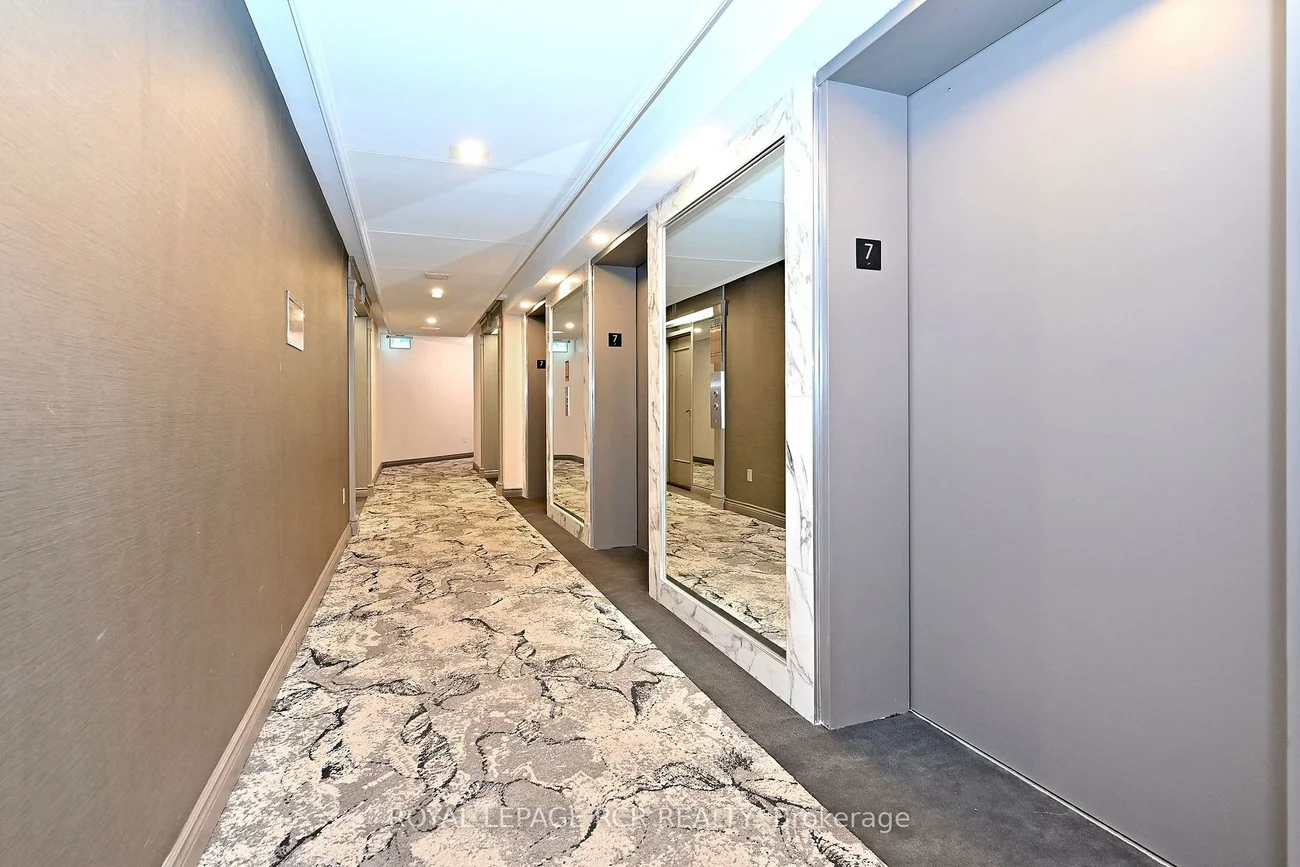 7300, Yonge, Crestwood-Springfarm-Yorkhill, Vaughan