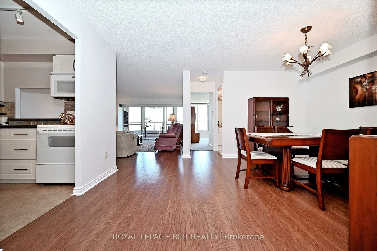 7300, Yonge, Crestwood-Springfarm-Yorkhill, Vaughan