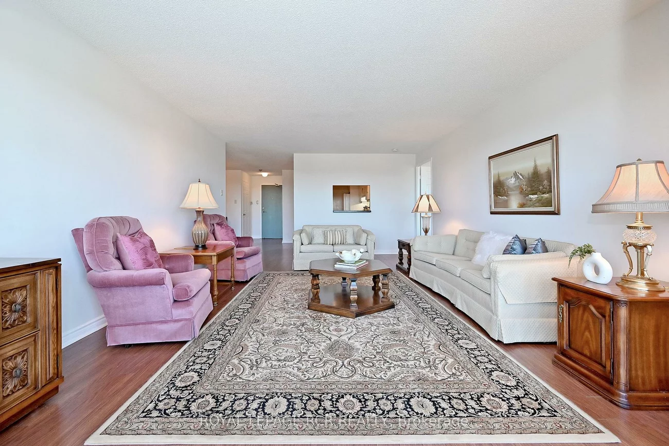 7300, Yonge, Crestwood-Springfarm-Yorkhill, Vaughan