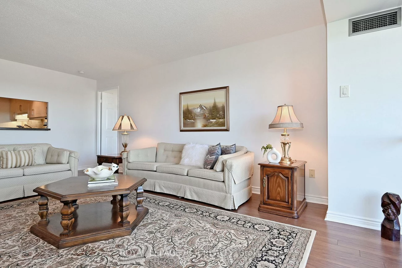 7300, Yonge, Crestwood-Springfarm-Yorkhill, Vaughan