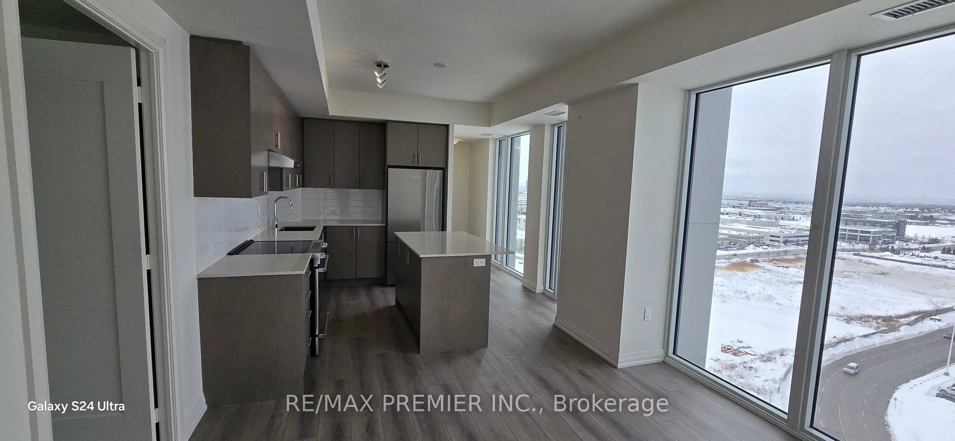 8960, Jane, Vellore Village, Vaughan