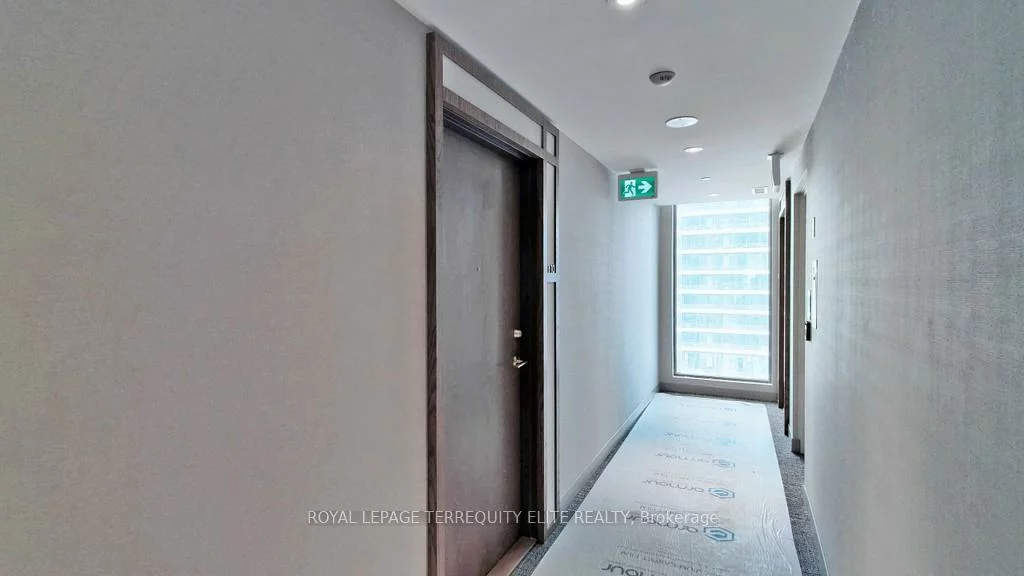 1000, Portage, Vaughan Corporate Centre, Vaughan