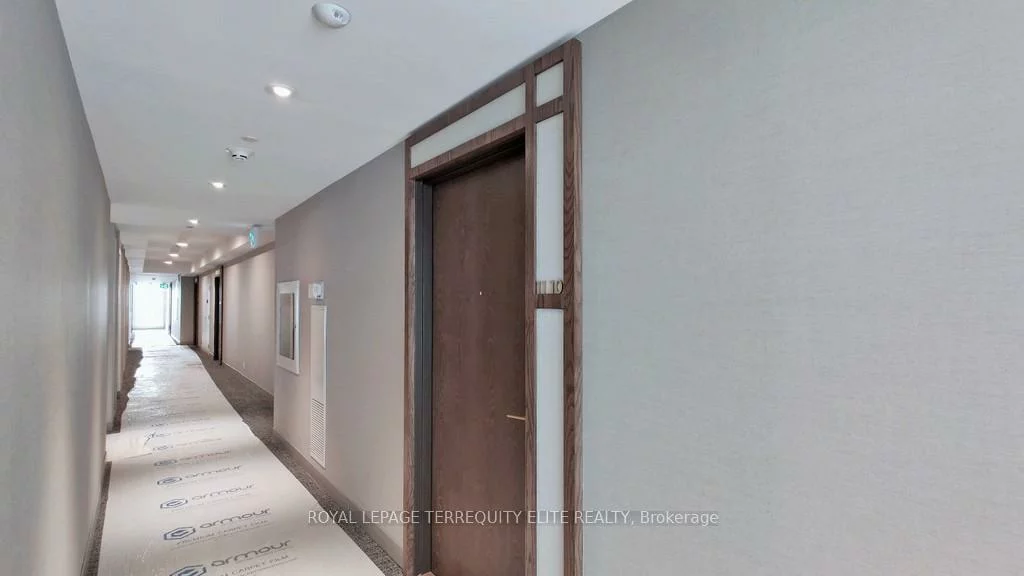 1000, Portage, Vaughan Corporate Centre, Vaughan