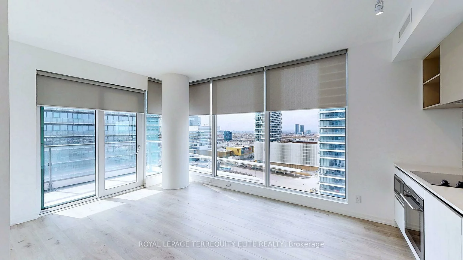 1000, Portage, Vaughan Corporate Centre, Vaughan
