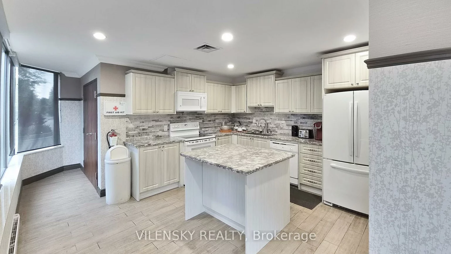 7460, Bathurst, Brownridge, Vaughan