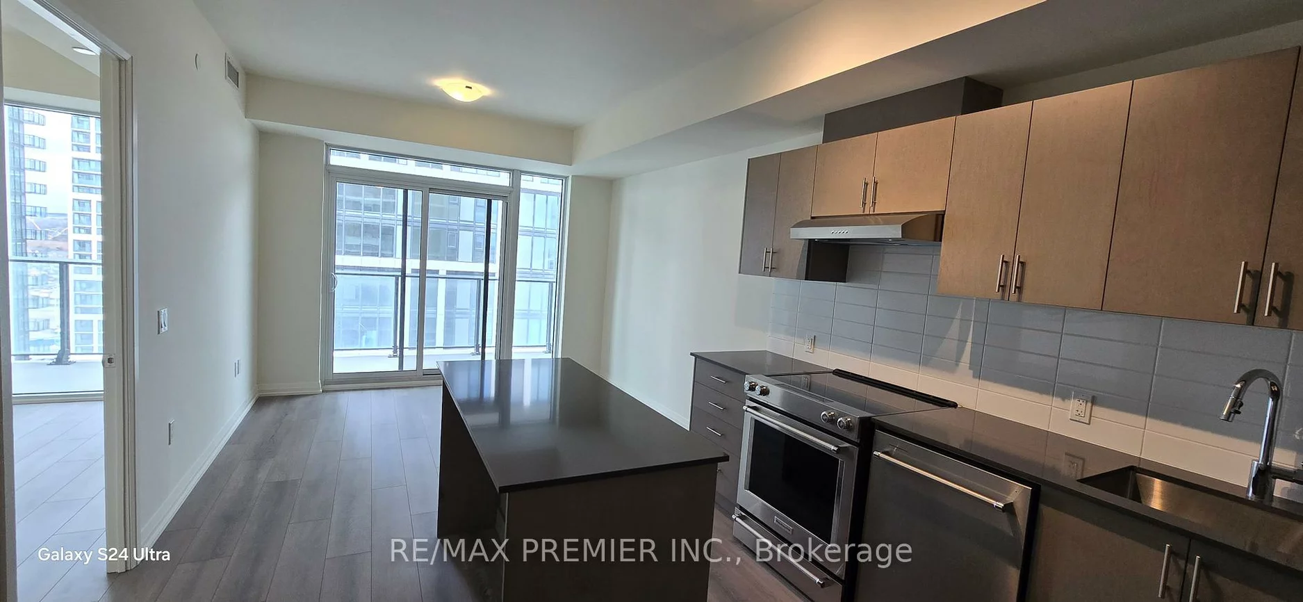8960, Jane, Vellore Village, Vaughan