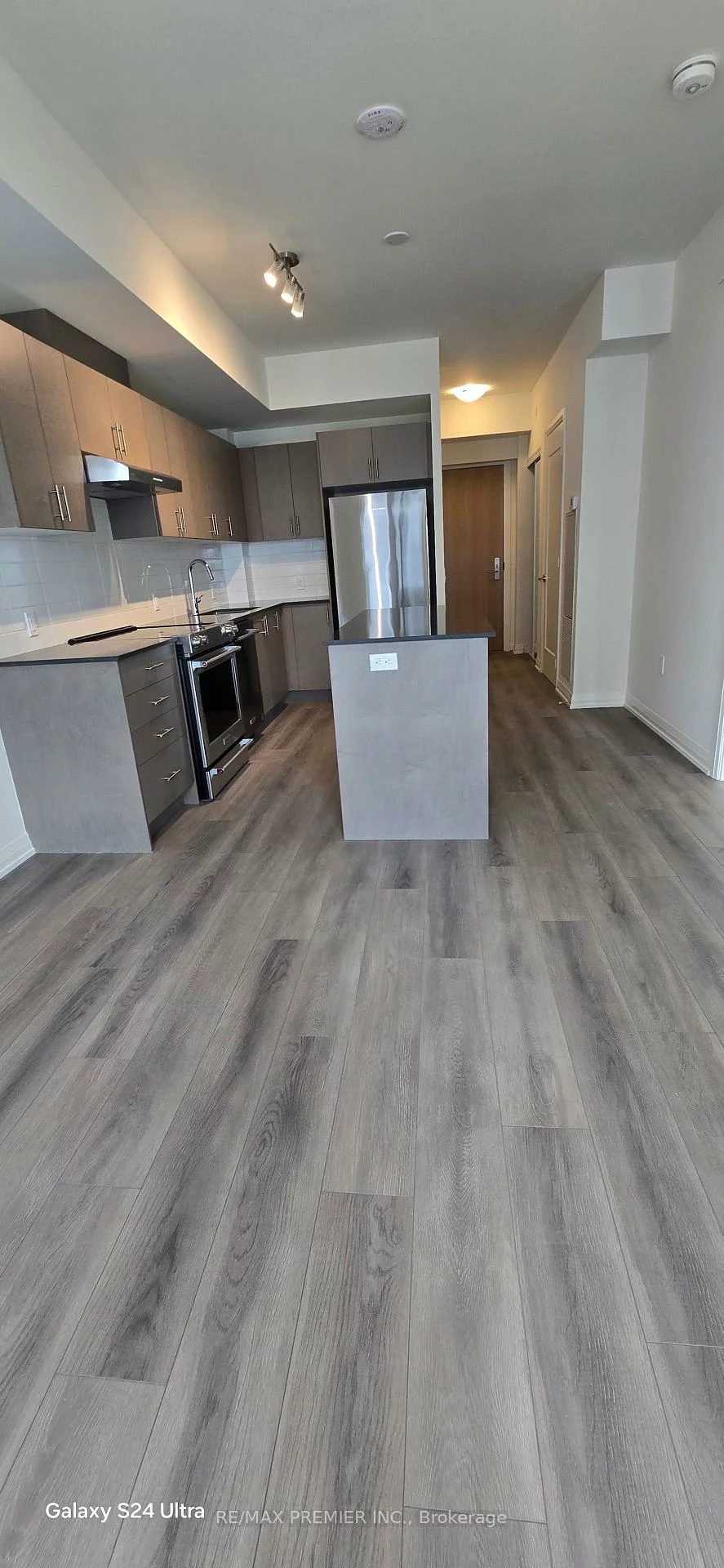 8960, Jane, Vellore Village, Vaughan