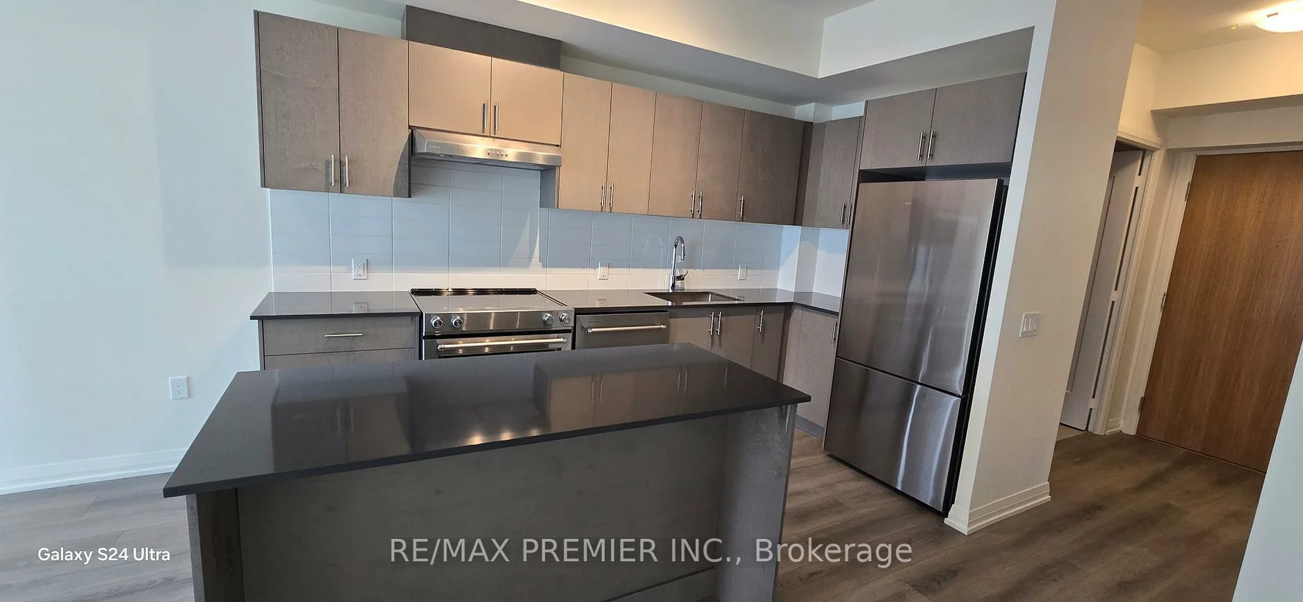 8960, Jane, Vellore Village, Vaughan
