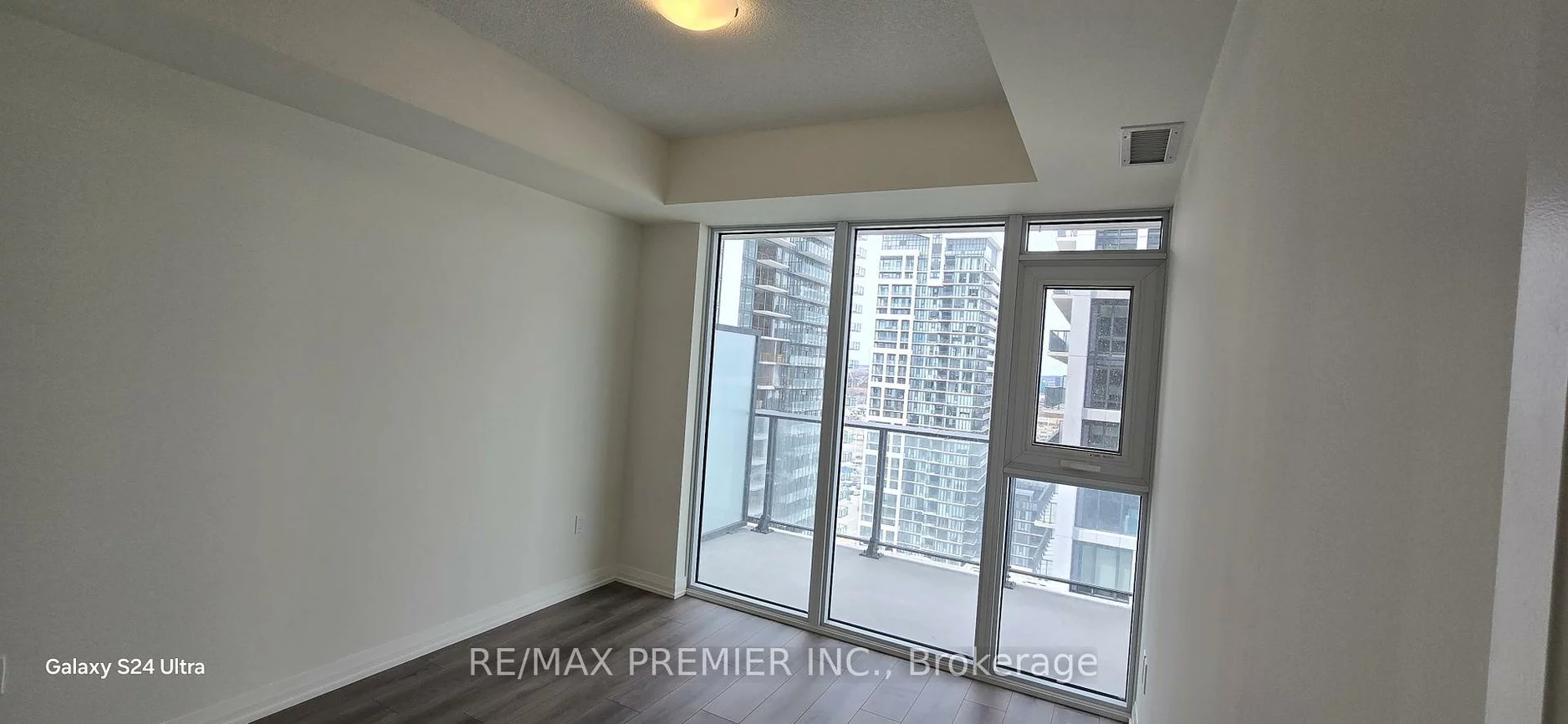 8960, Jane, Vellore Village, Vaughan