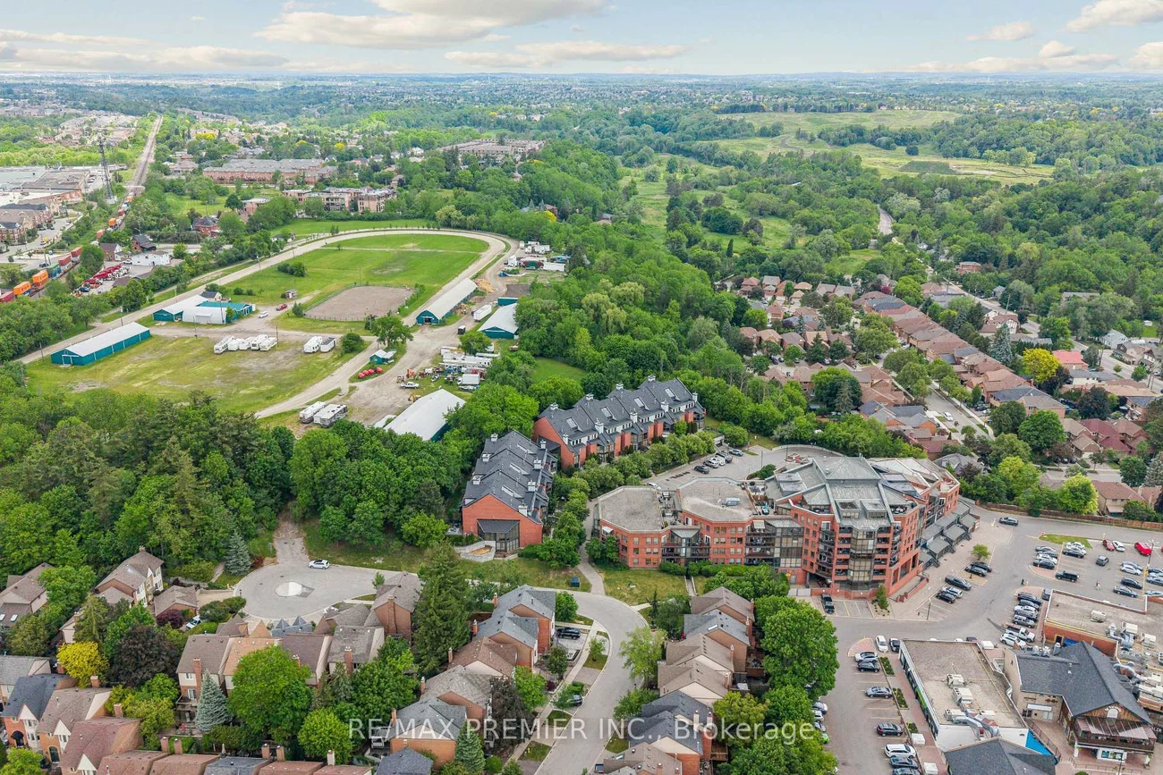 100, Arbors, West Woodbridge, Vaughan