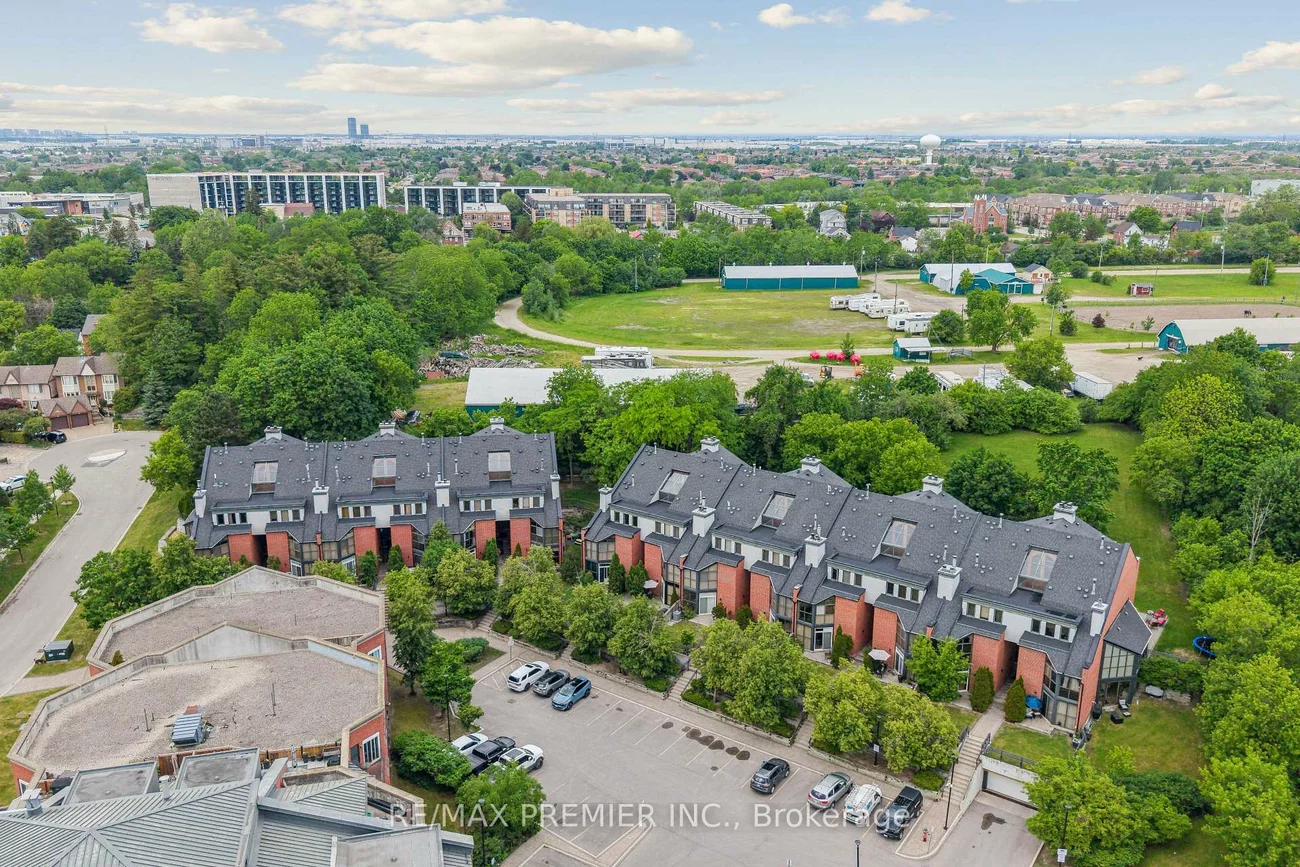 100, Arbors, West Woodbridge, Vaughan