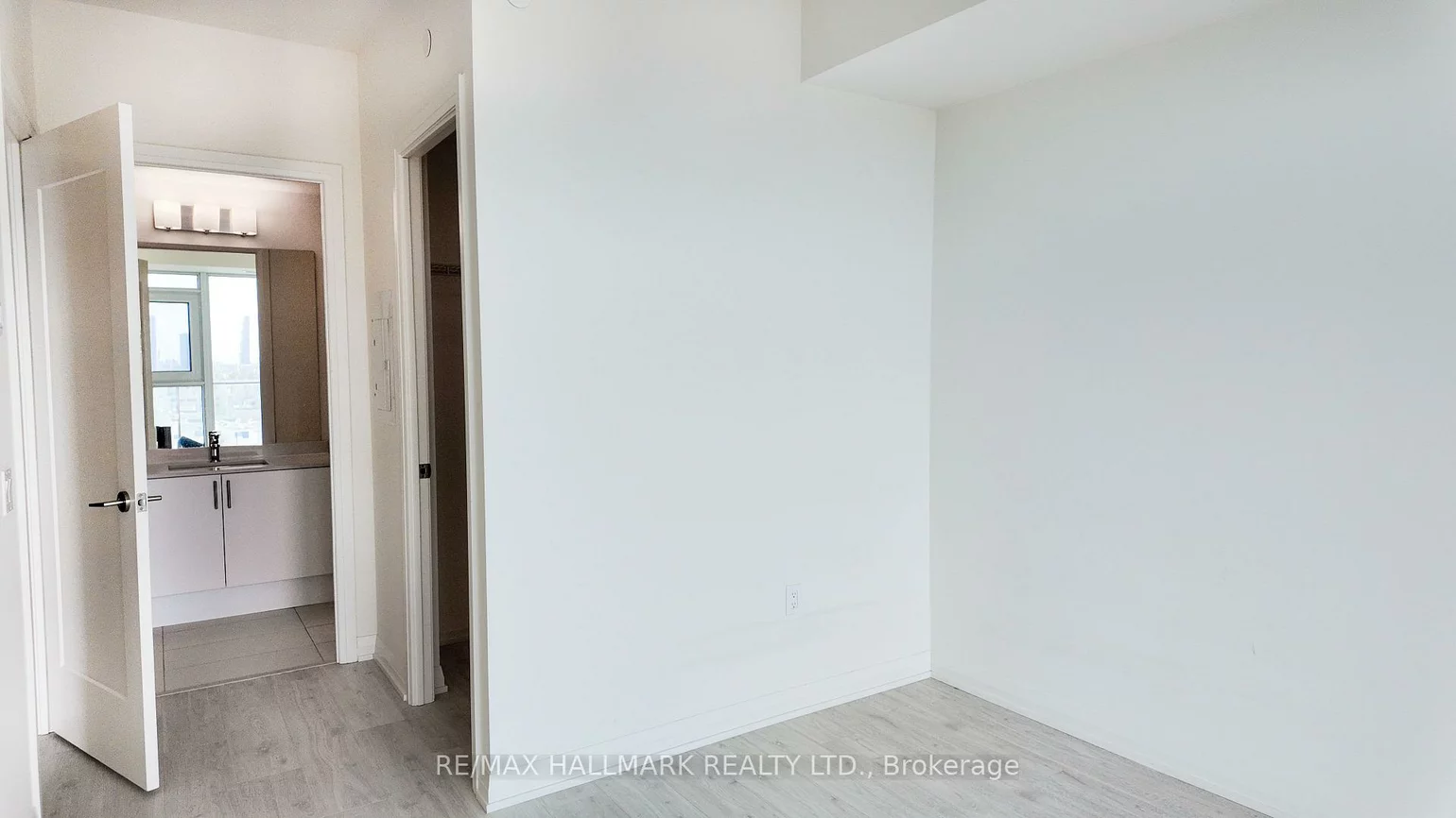 8960, Jane, Vellore Village, Vaughan