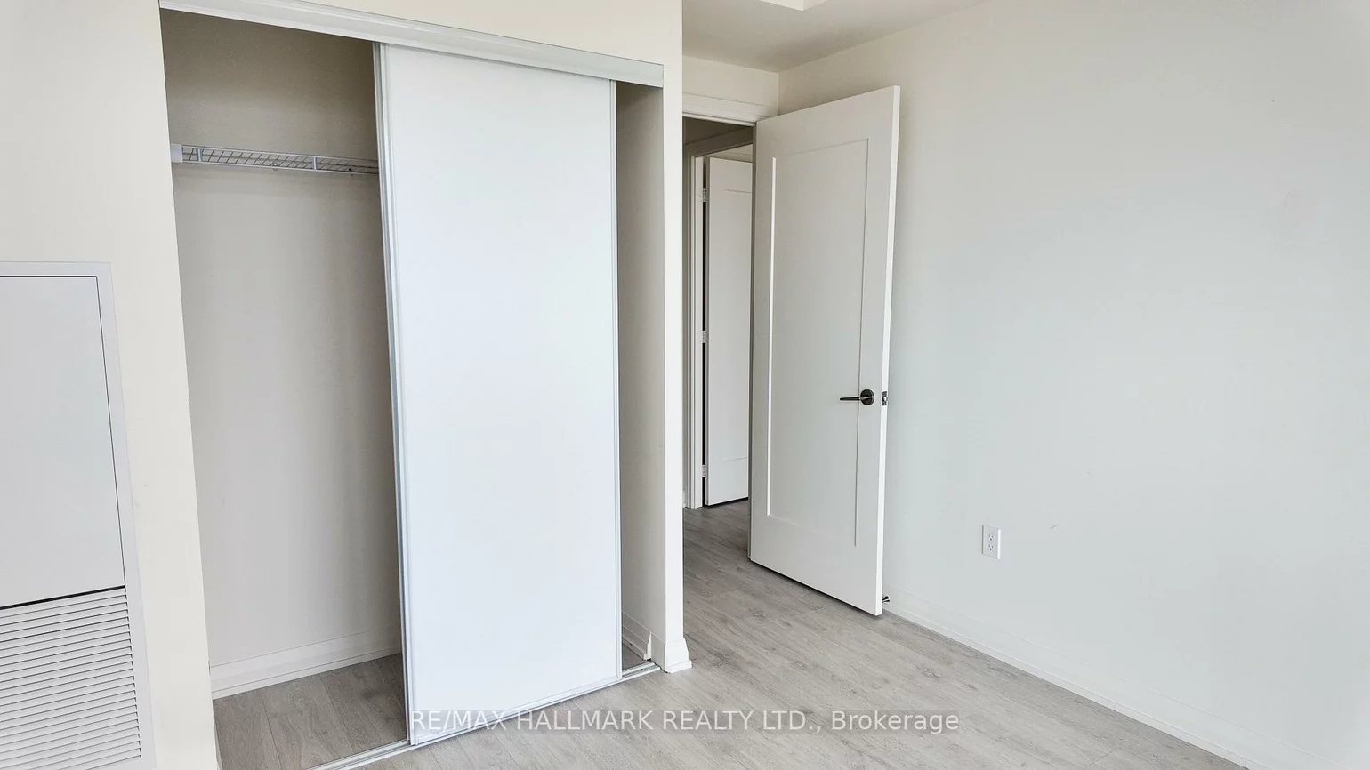 8960, Jane, Vellore Village, Vaughan