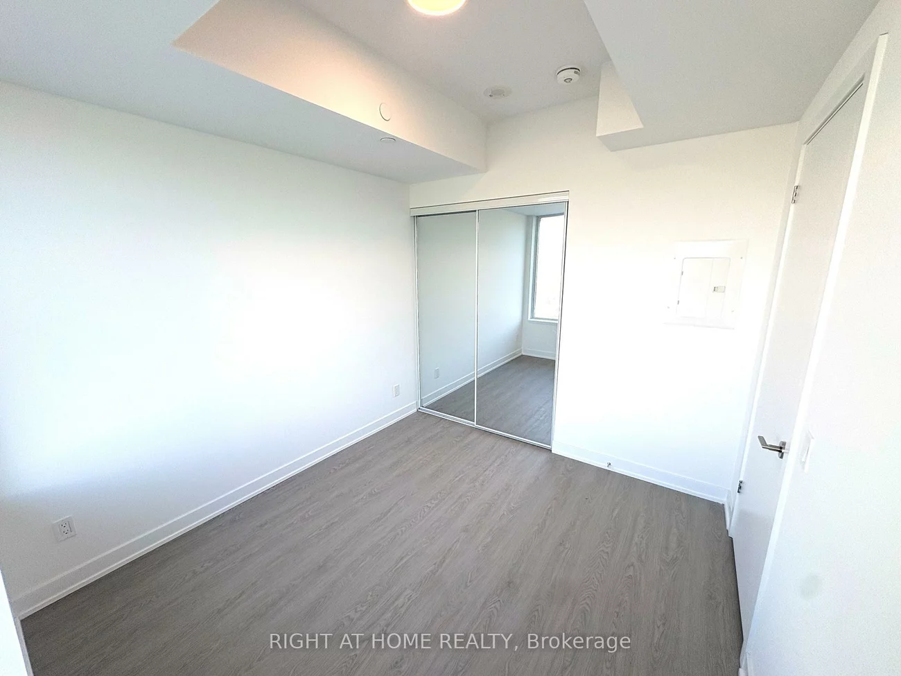 8188, Yonge, Uplands, Vaughan