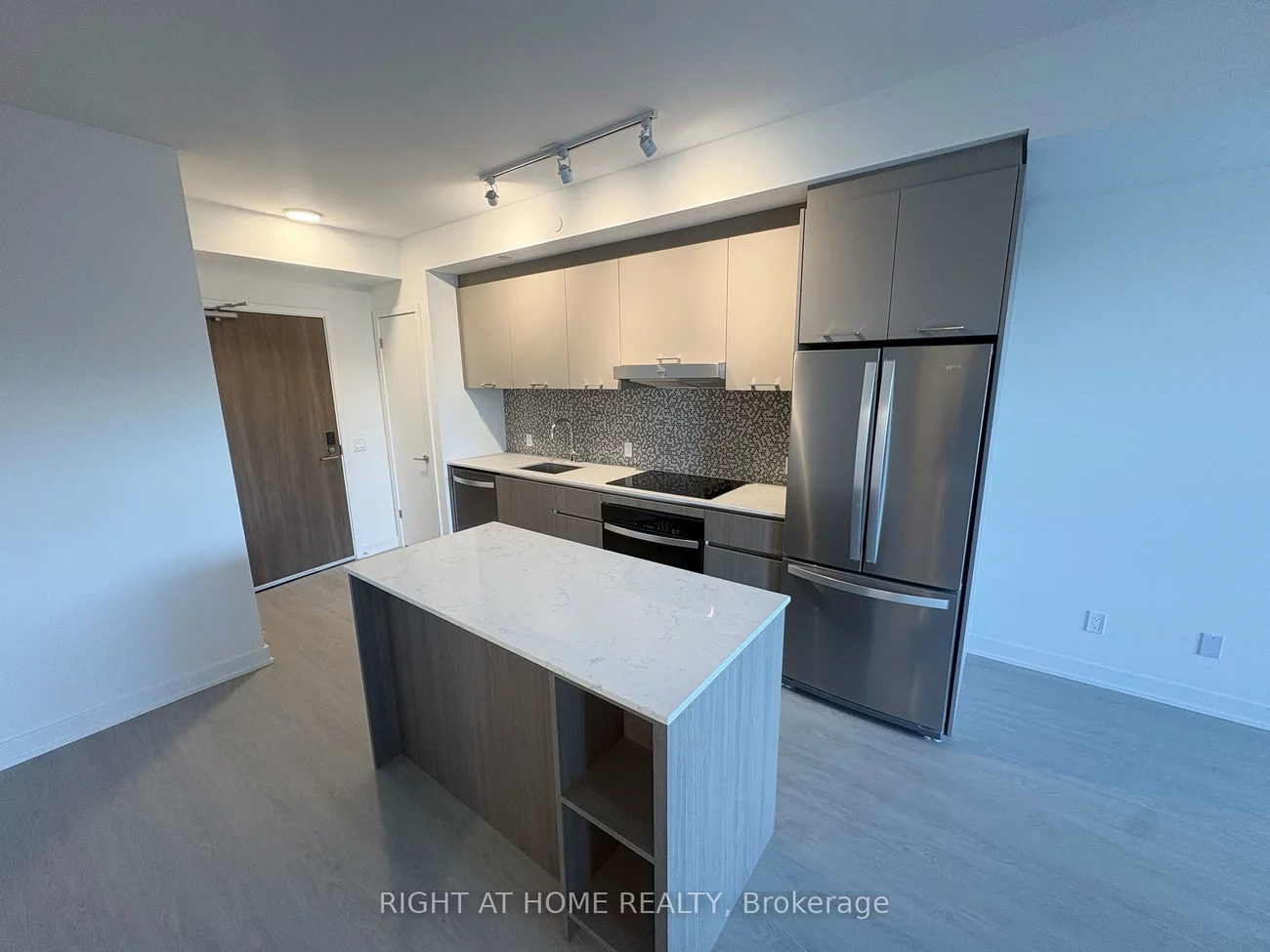8188, Yonge, Uplands, Vaughan