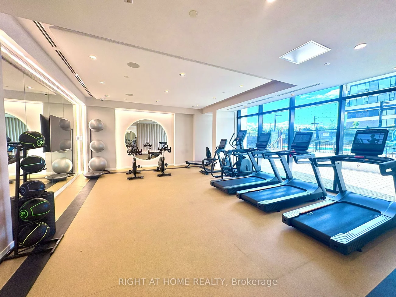 8188, Yonge, Uplands, Vaughan