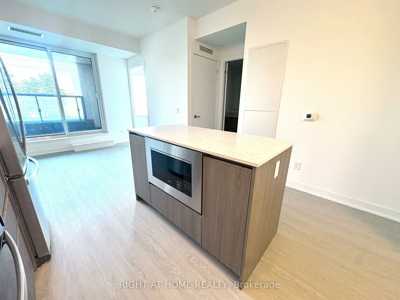 8188, Yonge, Uplands, Vaughan