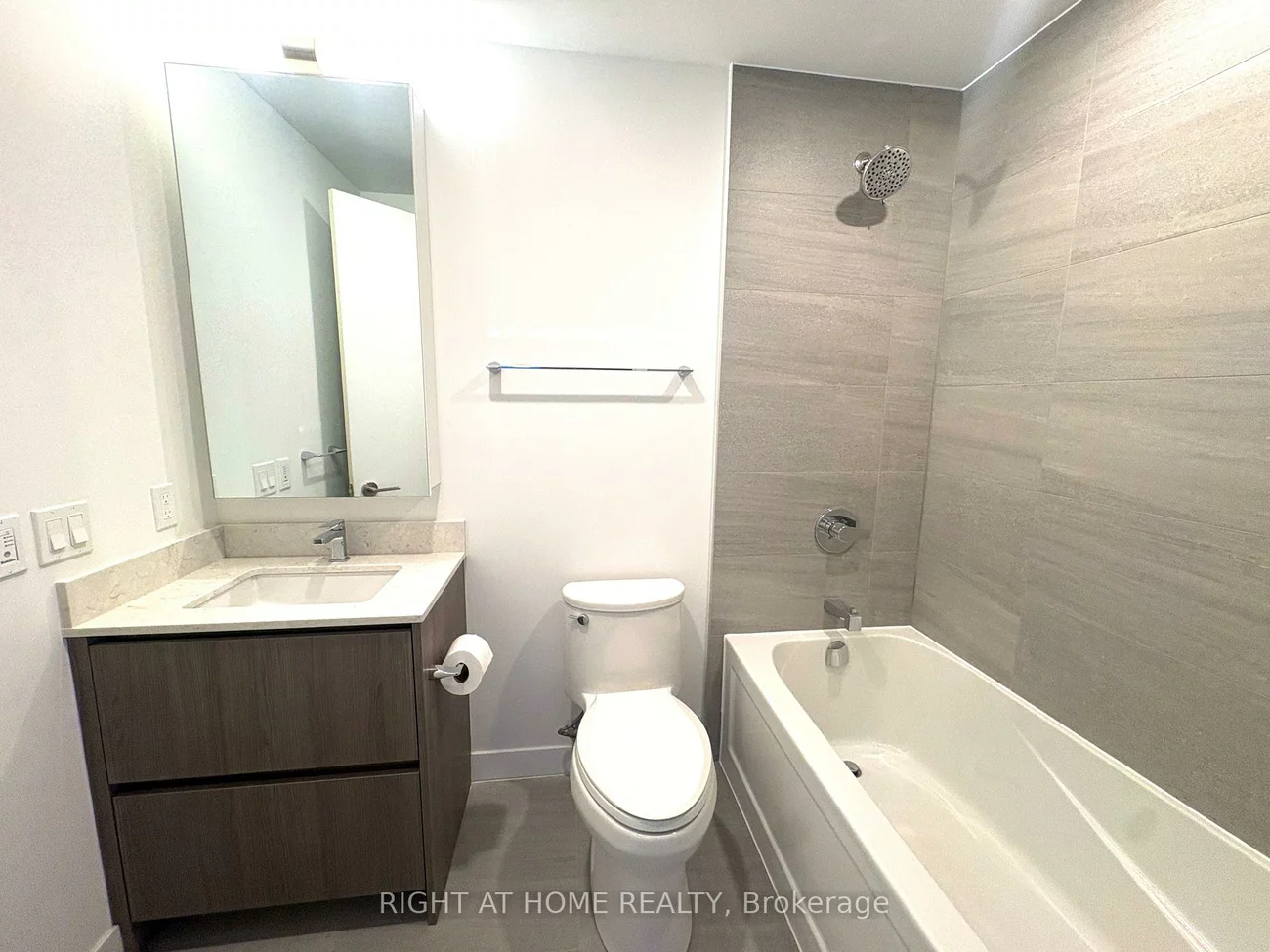 8188, Yonge, Uplands, Vaughan