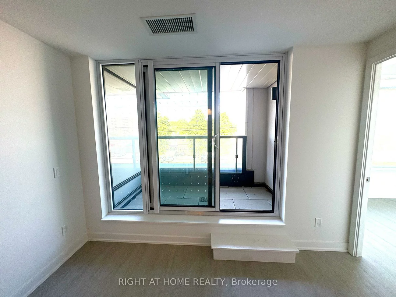 8188, Yonge, Uplands, Vaughan