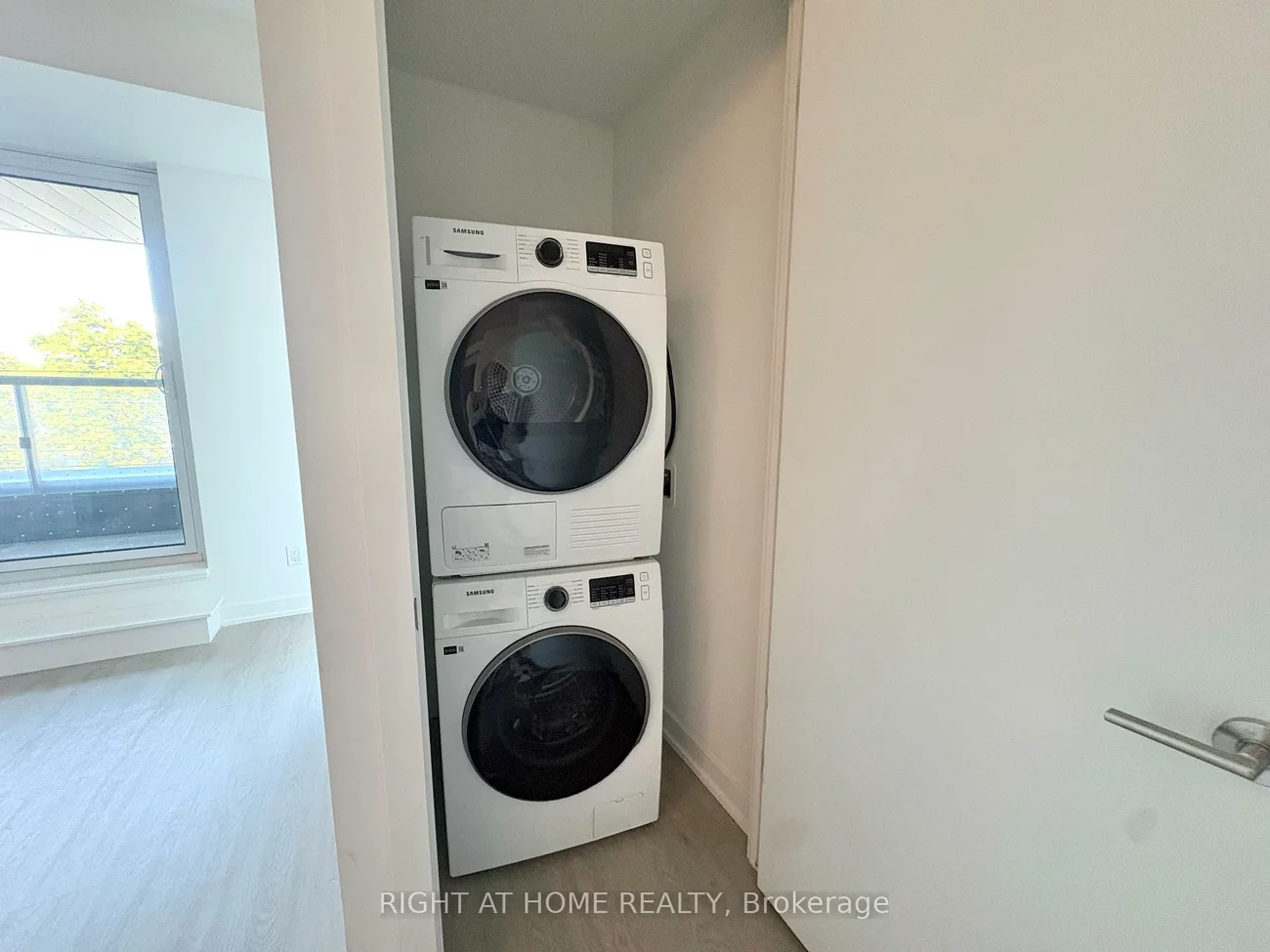 8188, Yonge, Uplands, Vaughan