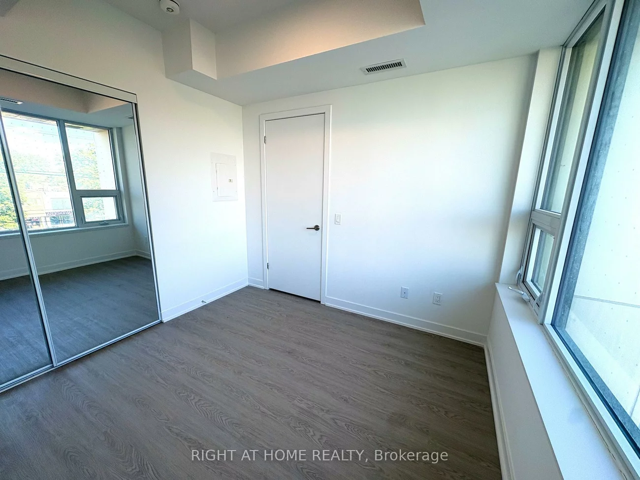 8188, Yonge, Uplands, Vaughan