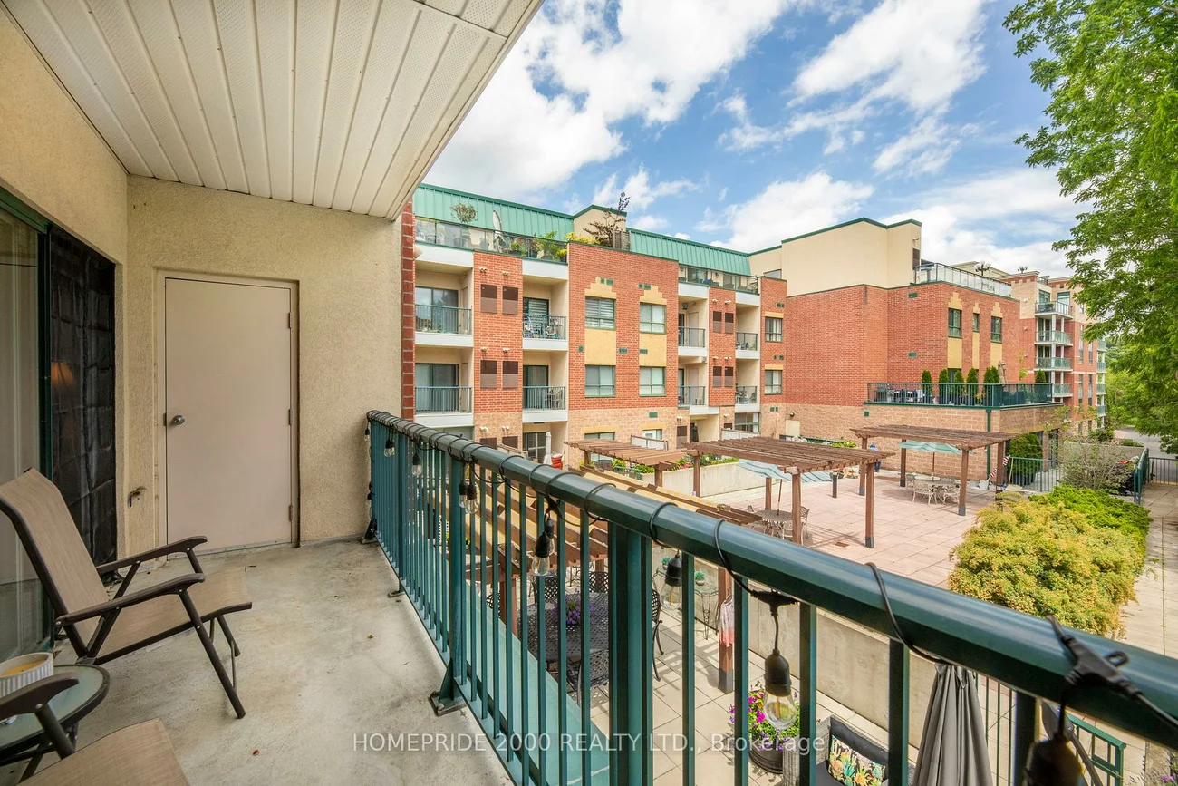 33, Wallace, West Woodbridge, Vaughan
