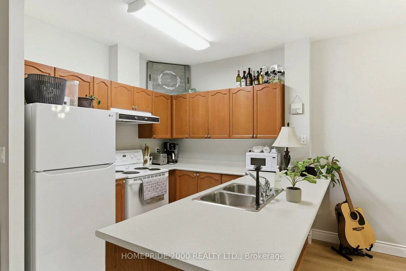 33, Wallace, West Woodbridge, Vaughan