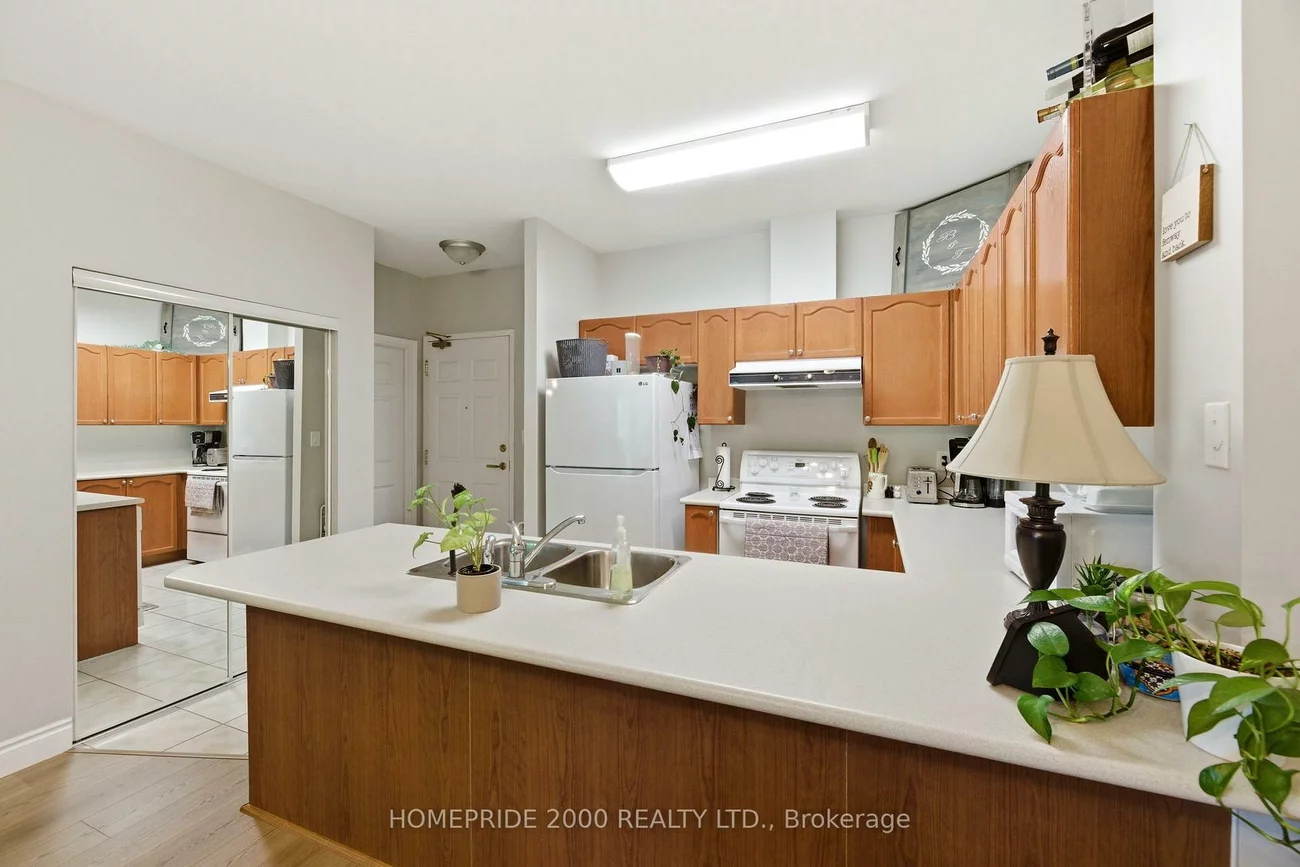 33, Wallace, West Woodbridge, Vaughan