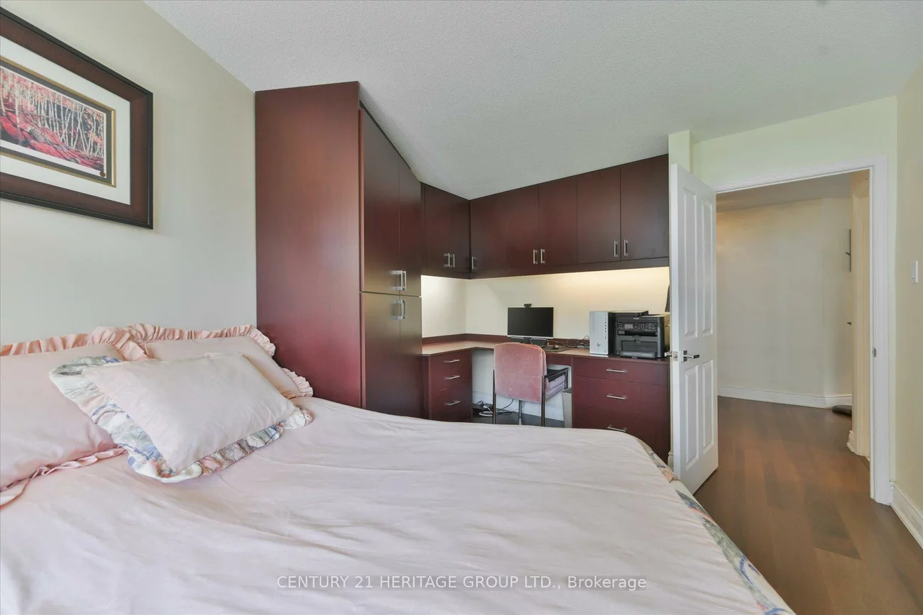 7250, Yonge, Crestwood-Springfarm-Yorkhill, Vaughan