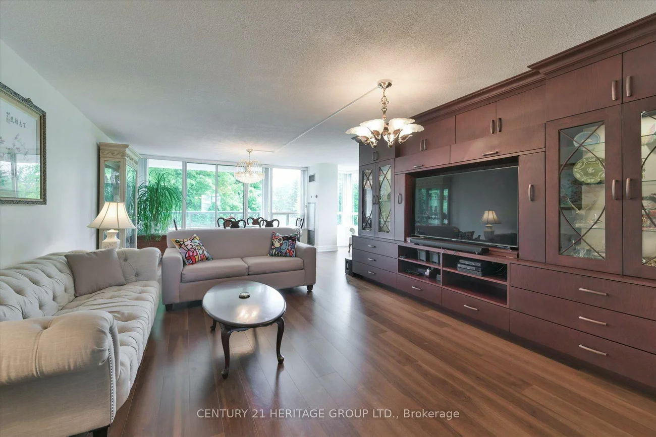 7250, Yonge, Crestwood-Springfarm-Yorkhill, Vaughan