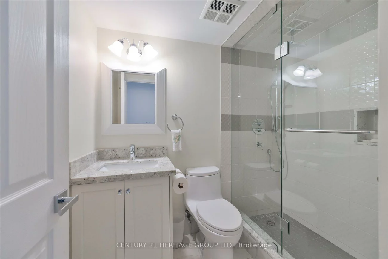 7250, Yonge, Crestwood-Springfarm-Yorkhill, Vaughan