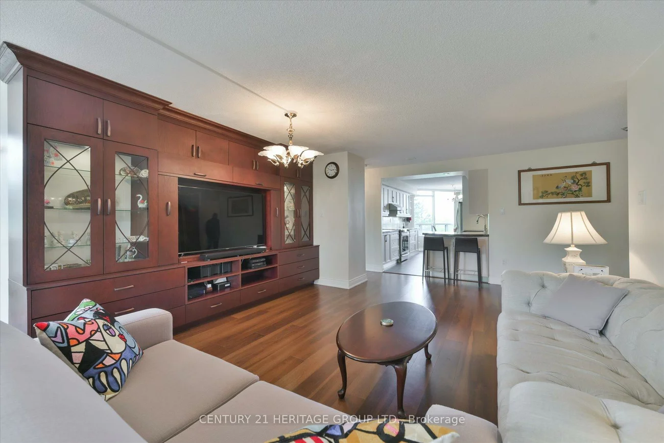 7250, Yonge, Crestwood-Springfarm-Yorkhill, Vaughan