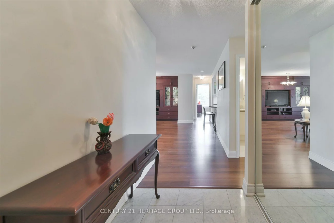 7250, Yonge, Crestwood-Springfarm-Yorkhill, Vaughan