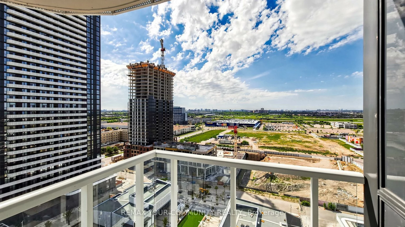 225, Commerce, Vaughan Corporate Centre, Vaughan