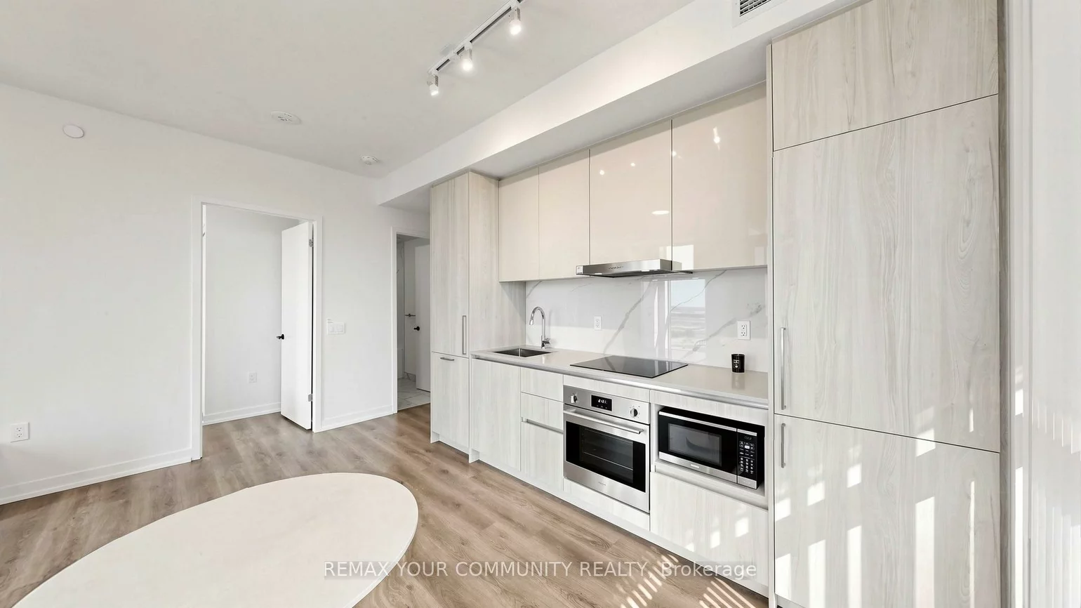 225, Commerce, Vaughan Corporate Centre, Vaughan