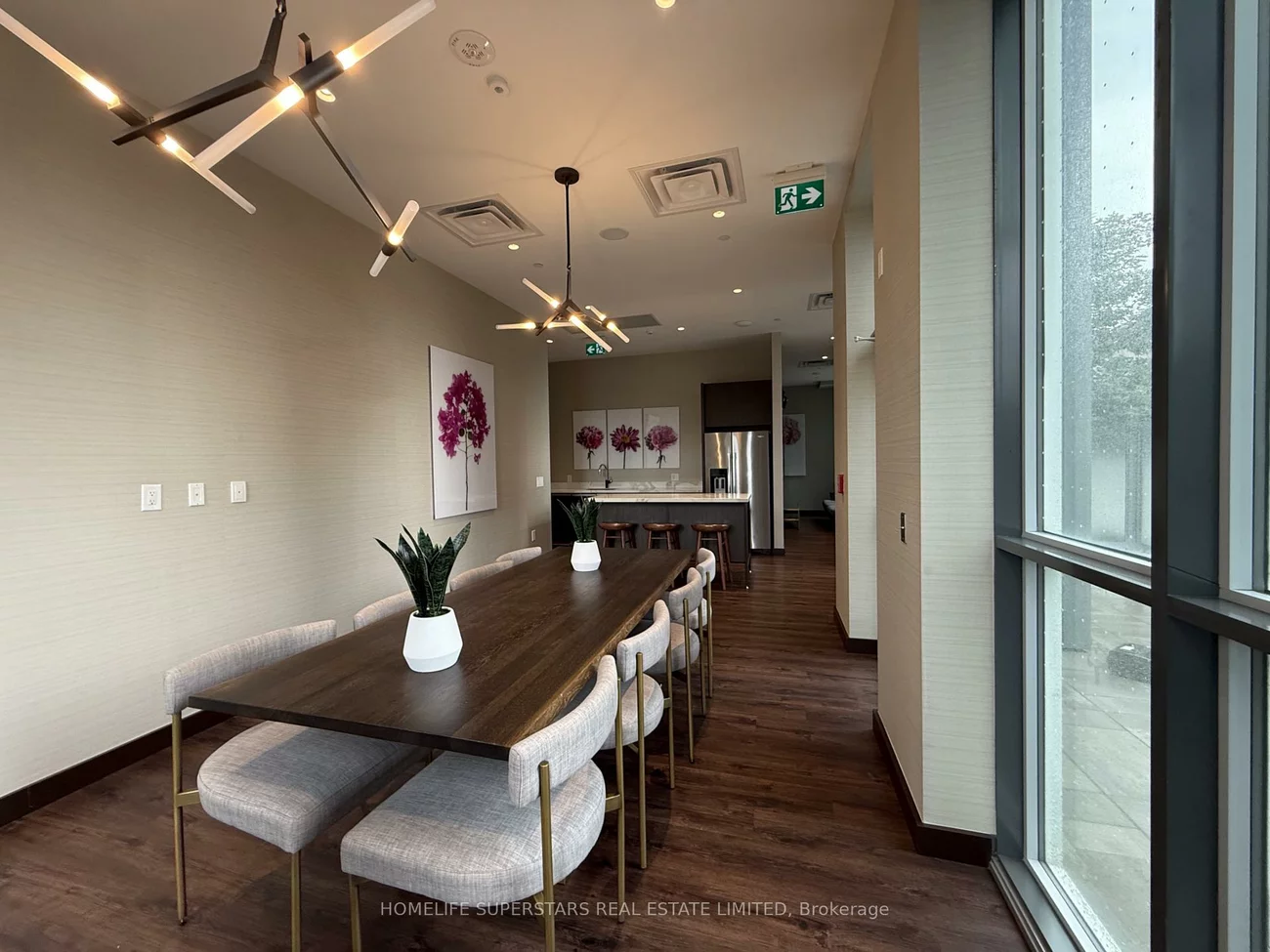 60, Honeycrisp, Vaughan Corporate Centre, Vaughan