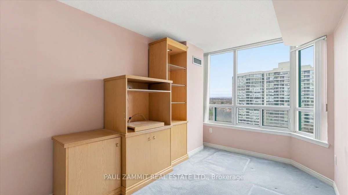 7250, Yonge, Crestwood-Springfarm-Yorkhill, Vaughan
