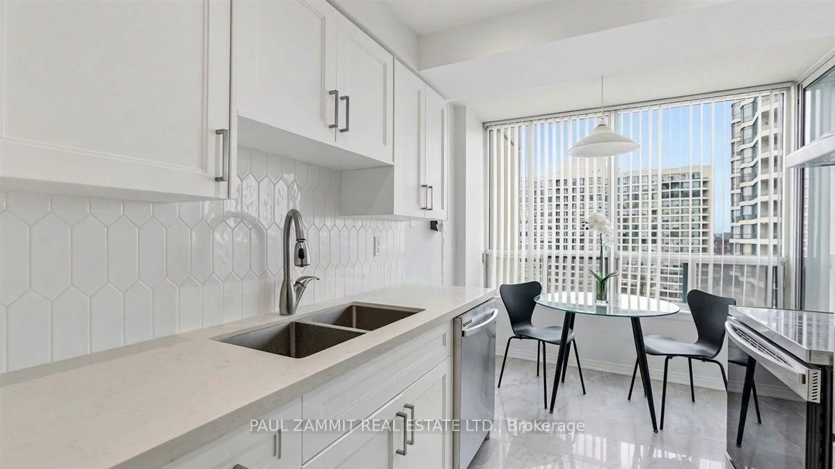 7250, Yonge, Crestwood-Springfarm-Yorkhill, Vaughan