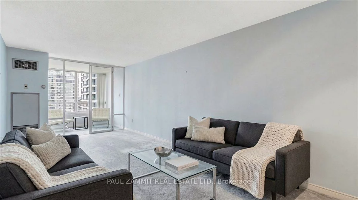 7250, Yonge, Crestwood-Springfarm-Yorkhill, Vaughan